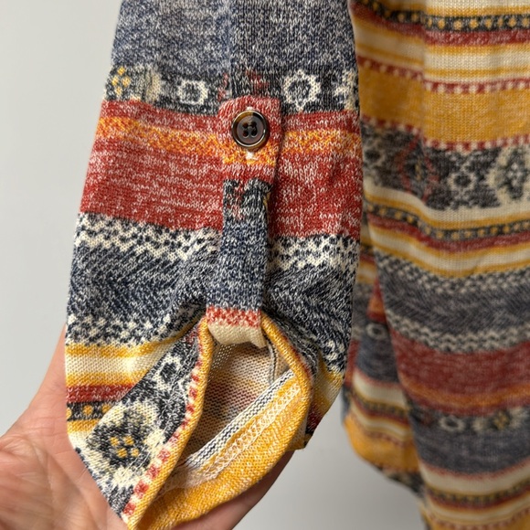 Absolutely Famous Aztec button up polyester rayon spandex blouse large. V neck - Picture 13 of 13